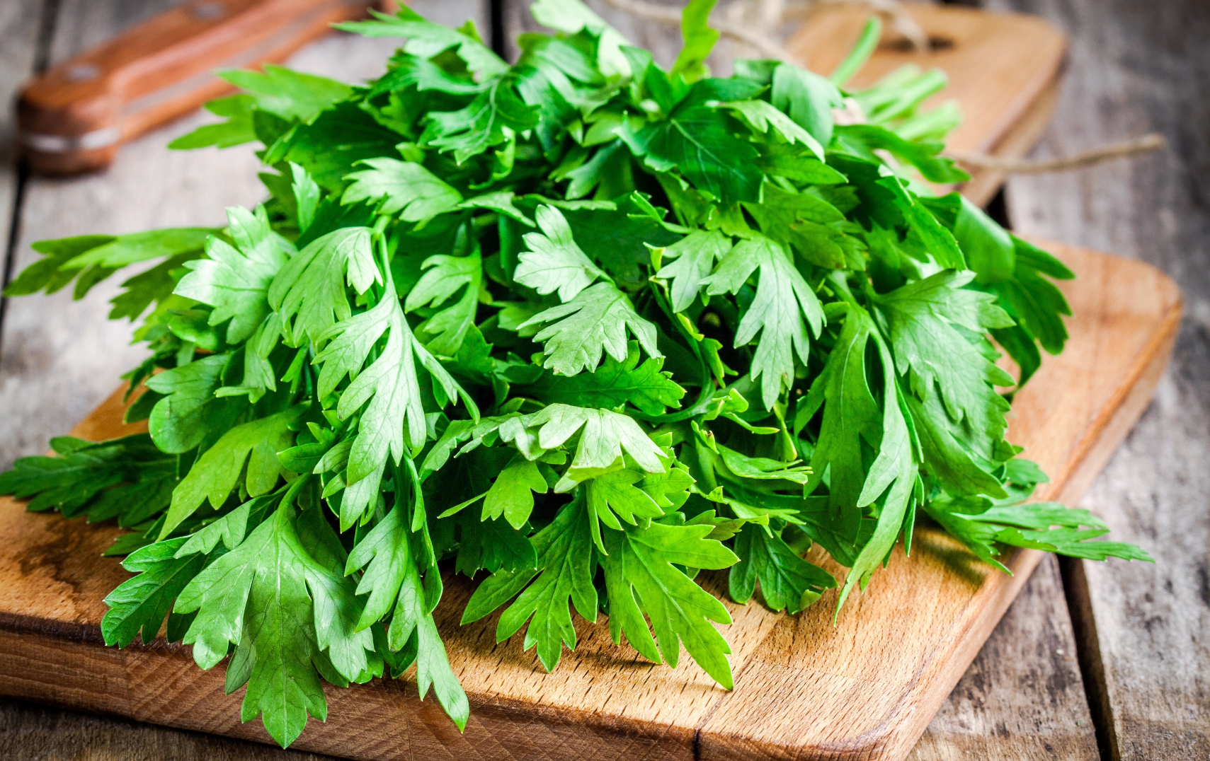 Unclog Pores with Parsley